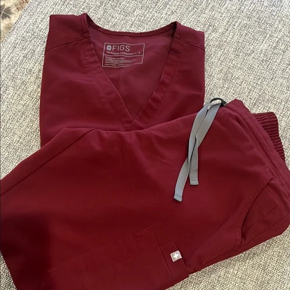 Figs Red Casual Pants with Stretchy Fabric - Picture 2 of 2